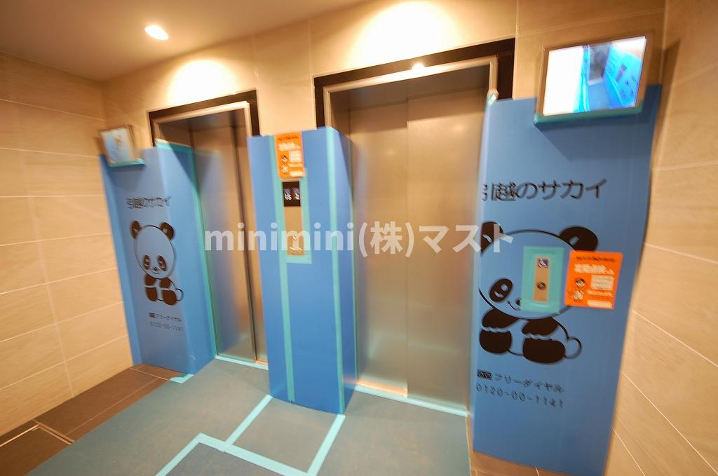 セイル淀屋橋のロビー