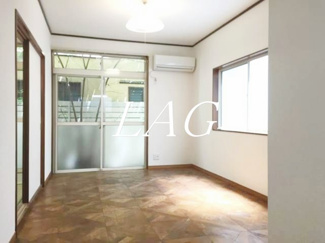 【居間・リビング】 | ベラドーモＡ | 洋室のお部屋です。