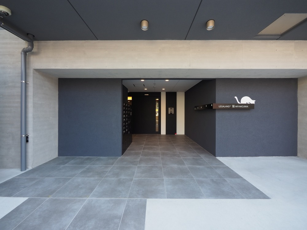 大阪市都島区高倉町１丁目の賃貸マンションのエントランス