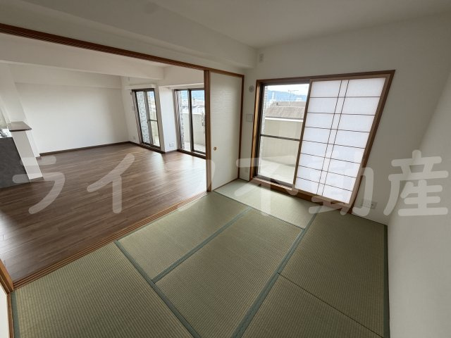 エスリード東花園の和室