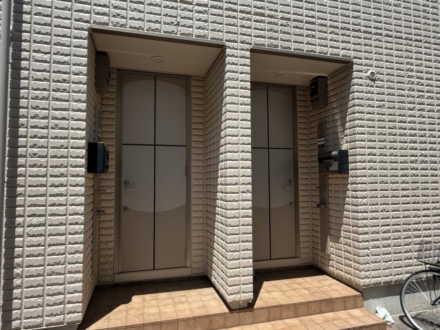 サン・ローレルのエントランス