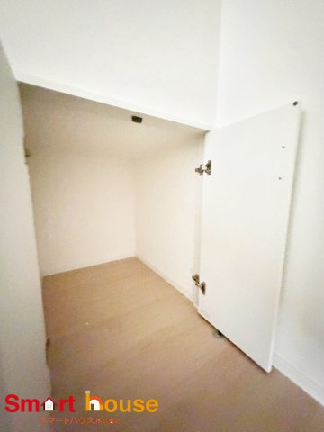 大蔵町第37の収納|階段下収納があると普段使わない物をしまえるのでお家の中をキレイに保ちます！