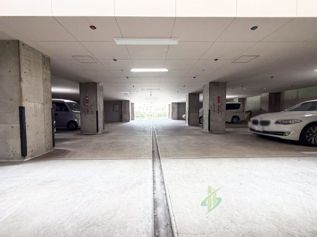 カベール梶ヶ谷の駐車場