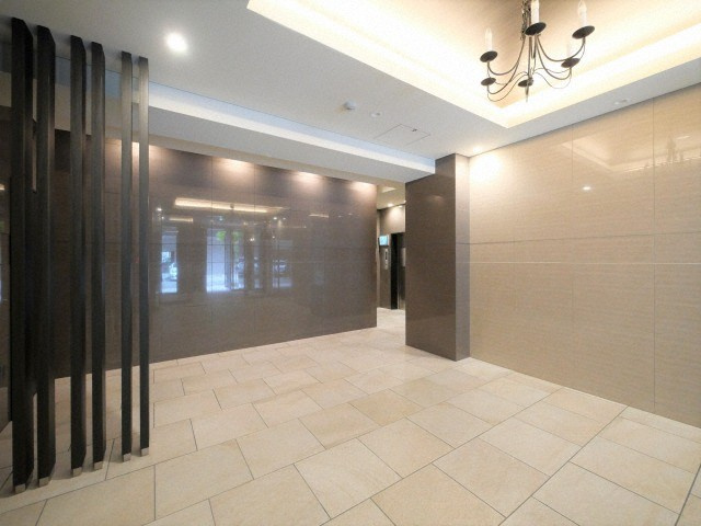 大阪市都島区中野町１丁目の賃貸マンションのロビー