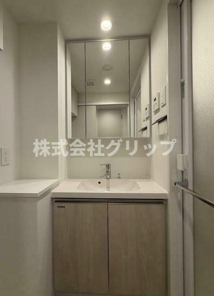横浜市中区長者町４丁目の賃貸マンションの独立洗面台