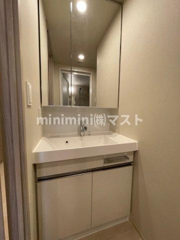 K-COURT谷町四丁目の洗面所