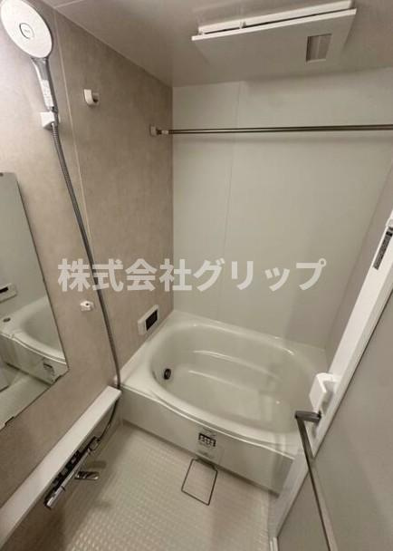 横浜市中区長者町４丁目の賃貸マンションの浴室