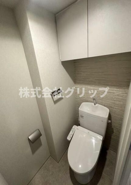 横浜市中区長者町４丁目の賃貸マンションのトイレ