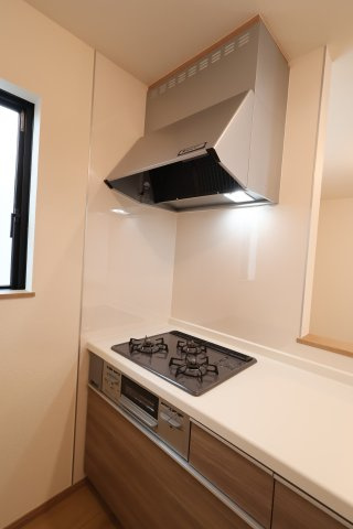 《仲介手数料無料》岩槻区南平野２丁目11-1新築一戸建てハートフルタウンのキッチン