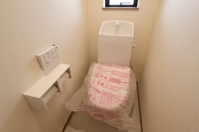 《仲介手数料無料》岩槻区南平野２丁目11-1新築一戸建てハートフルタウンのトイレ