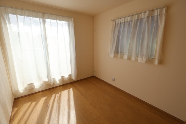 《仲介手数料無料》岩槻区南平野２丁目11-1新築一戸建てハートフルタウンの洋室