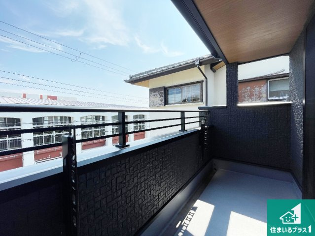 神戸市須磨区若草町　新築一戸建てのバルコニー|日当たりのよいバルコニー！お部屋が開放的に！