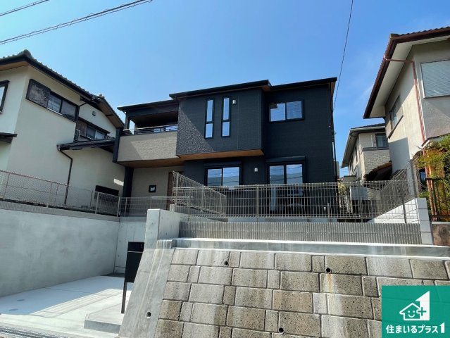 神戸市須磨区若草町　新築一戸建ての外観|安心の10年保証！外観を美しく保ち、雨水で汚れを落とします！気になることがありましたら、お気軽にお問い合わせください！