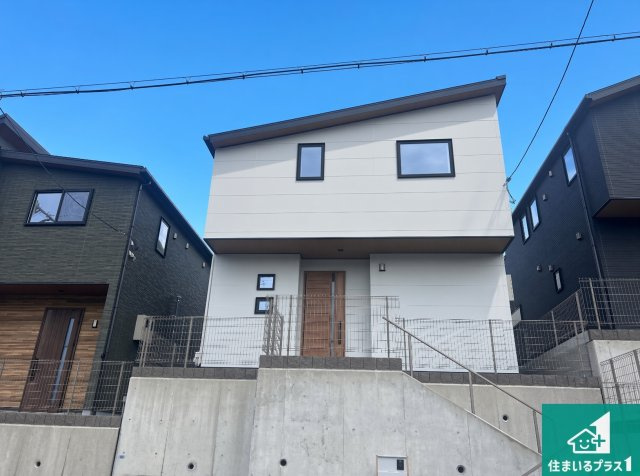 神戸市北区山の街　新築一戸建てのトイレ|シンプルなトイレは落ち着く空間！お手入れも簡単です！