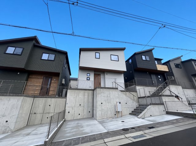 ■神戸市北区山の街　新築一戸建ての外観|安心の10年保証！外観を美しく保ち、雨水で汚れを落とします！気になることがありましたら、お気軽にお問い合わせください！