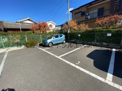 【駐車場】 | ノルエスタ上島 | 駐車場があるので、車を買う予定の方も安心です