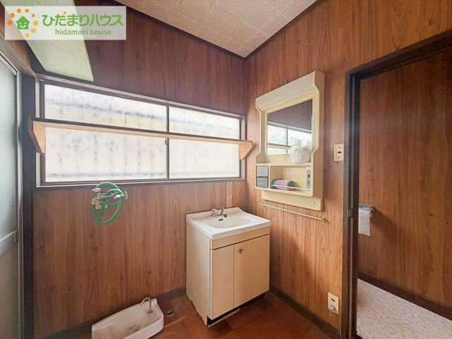 日立市西成沢町2丁目　中古戸建の独立洗面台|シンプルで使い勝手の良い独立洗面台！