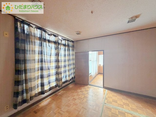 日立市西成沢町2丁目　中古戸建の寝室|窓が多く、明るい空間を演出してくれます(*^^*)