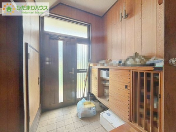 日立市西成沢町2丁目　中古戸建の玄関|丁度良い靴箱のサイズ♪これだけあれば家族全員の靴がしまえてスッキリ(^O^)
