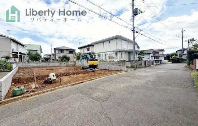 牛久市田宮町17期　新築戸建の前面道路含む現地写真