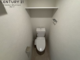 収納棚あり・温水洗浄便座完備