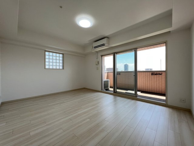 グランカーサ難波元町の居間・リビング