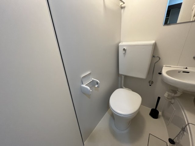 浴室内にトイレがあります☆