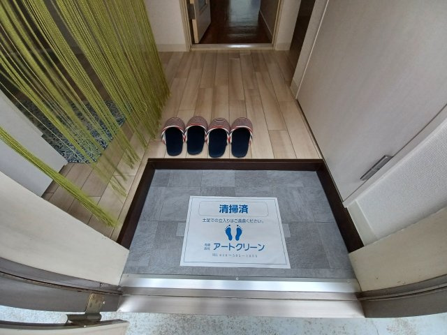 シティパレス鎌倉町の玄関
