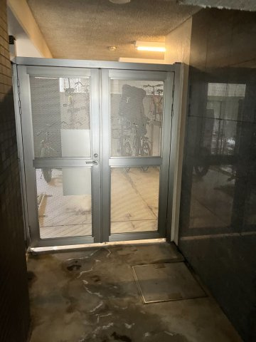 アヴァンツァーレ川崎EASTのエントランス