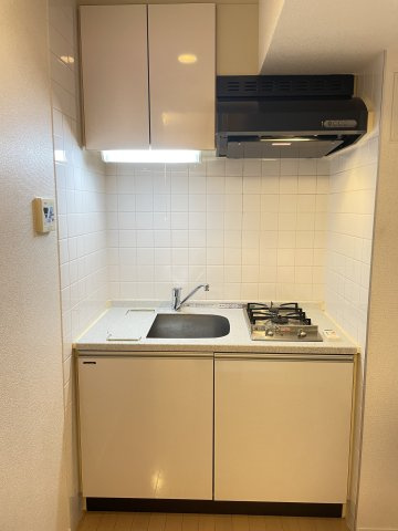 アヴァンツァーレ川崎EASTのキッチン