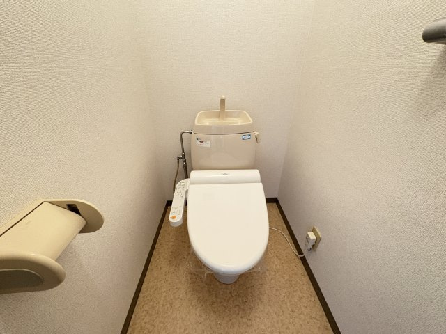 ビューシャトルのトイレ|写真は同建物の別部屋を参考に掲載しております。
