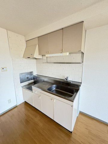 ビューシャトルのキッチン|写真は同建物の別部屋を参考に掲載しております。
