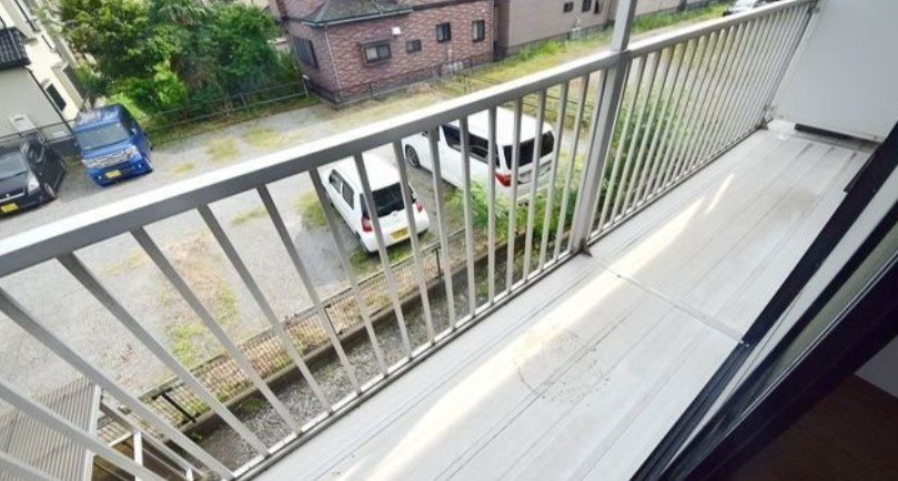 浅井コーポＢ棟のバルコニー