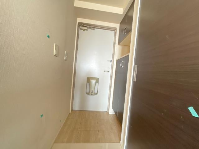 茅ヶ崎市柳島２丁目の賃貸マンションの玄関