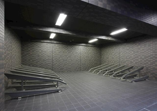 ルーブル泉岳寺前のその他共用部分|駐輪場