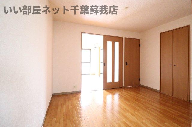 wood　villageⅡの居間・リビング|こちらの居間で趣味の時間をお楽しみください