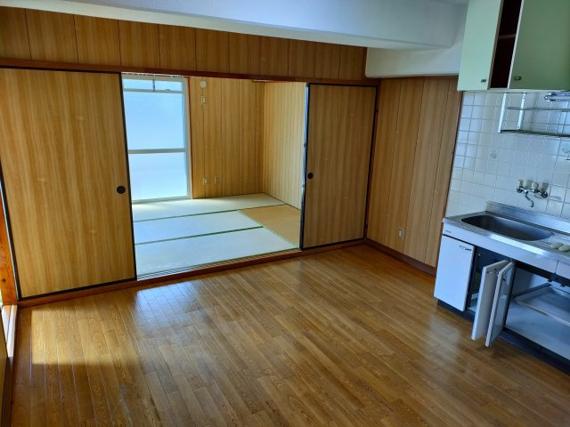 カレッジサイド平安の内装