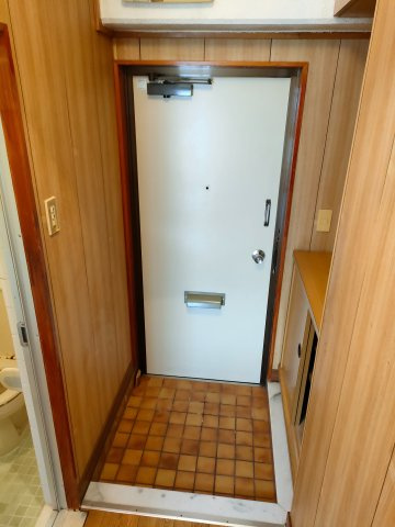 カレッジサイド平安の玄関