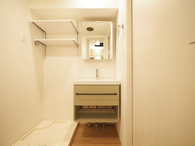 大阪市中央区谷町６丁目の賃貸マンションの独立洗面台