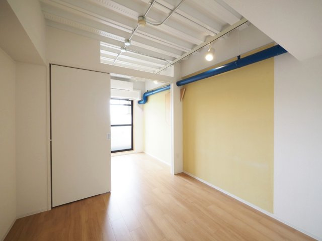 大阪市中央区谷町６丁目の賃貸マンションの居間・リビング