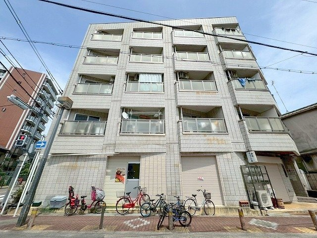 ハイツ上新小松の外観