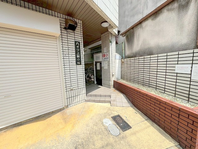 ハイツ上新小松のエントランス