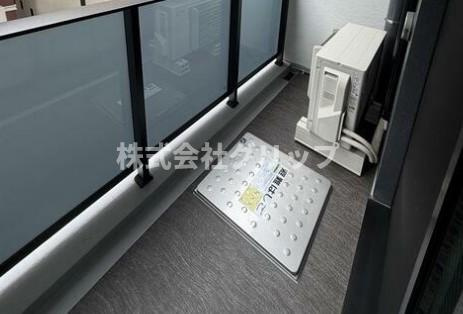 横浜市中区長者町４丁目の賃貸マンションのバルコニー
