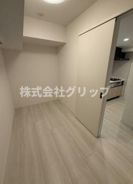 横浜市中区長者町４丁目の賃貸マンションの洋室