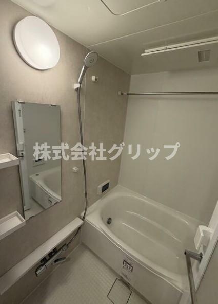 横浜市中区長者町４丁目の賃貸マンションの浴室