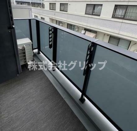 横浜市中区長者町４丁目の賃貸マンションのバルコニー