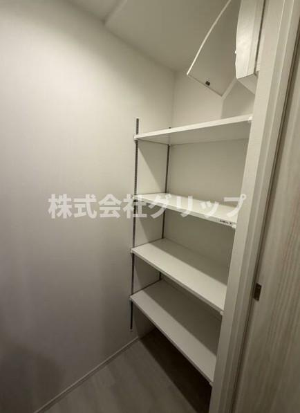 横浜市中区長者町４丁目の賃貸マンションの収納