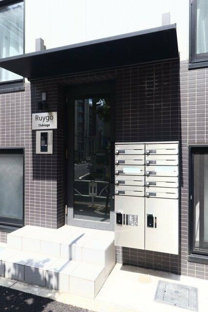 墨田区向島２丁目の賃貸マンションのエントランス