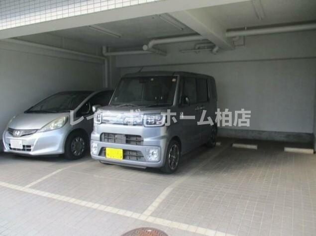 特典：仲介手数料が無料です!!の駐車場|駐車場です