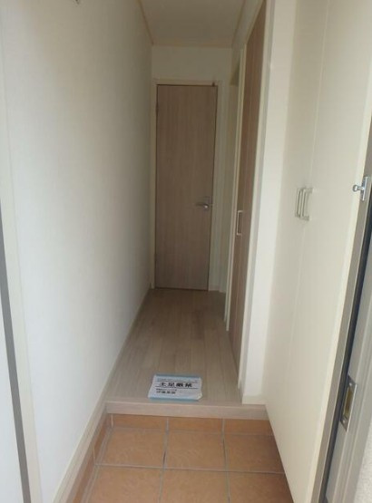 ブルーアイリスの玄関